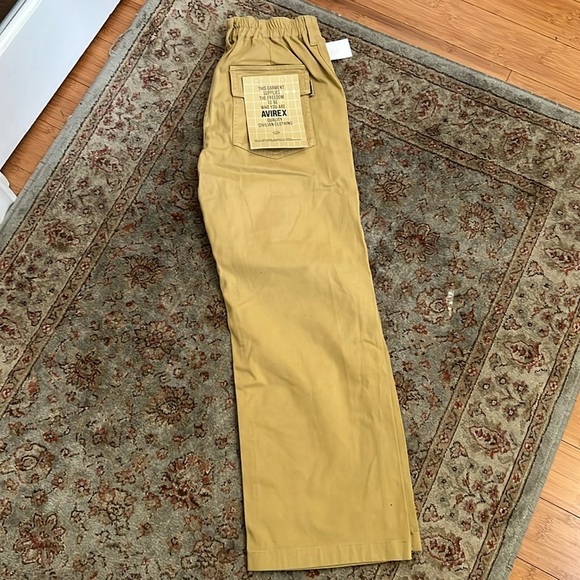 NWT High Waisted Avirex wide leg pants belle small
Cotton blend 
Mustard color - Picture 1 of 10